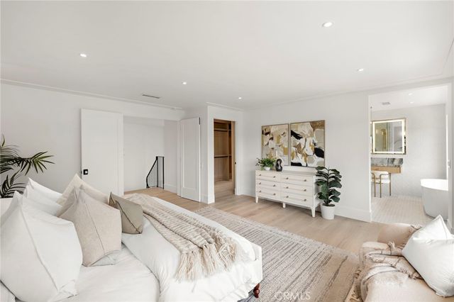 6 Monterey Circle, Corona Del Mar, CA 92625