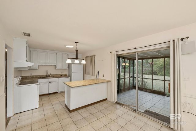 161 Laraway Lane, Fairhope, AL 36532