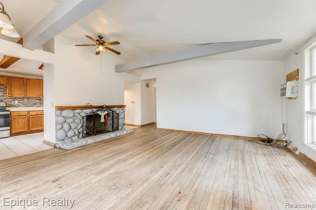 4404 N River Road, Fort Gratiot, MI 48059