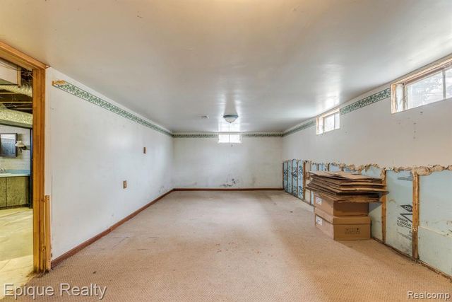 4404 N River Road, Fort Gratiot, MI 48059