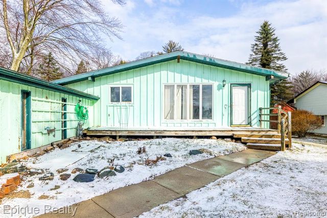 4404 N River Road, Fort Gratiot, MI 48059