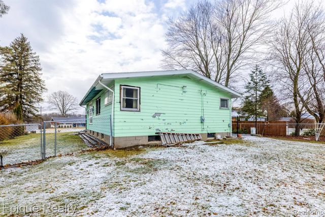4404 N River Road, Fort Gratiot, MI 48059