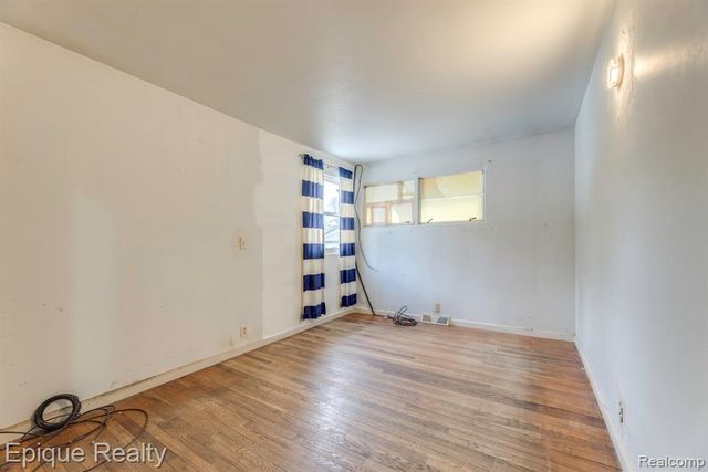 4404 N River Road, Fort Gratiot, MI 48059