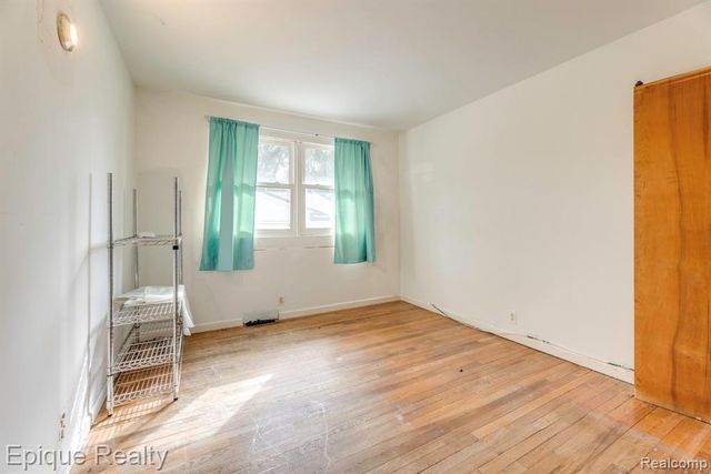 4404 N River Road, Fort Gratiot, MI 48059