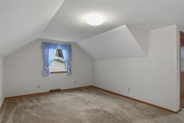 1008 W Cedar Street, Chippewa Falls, WI 54729