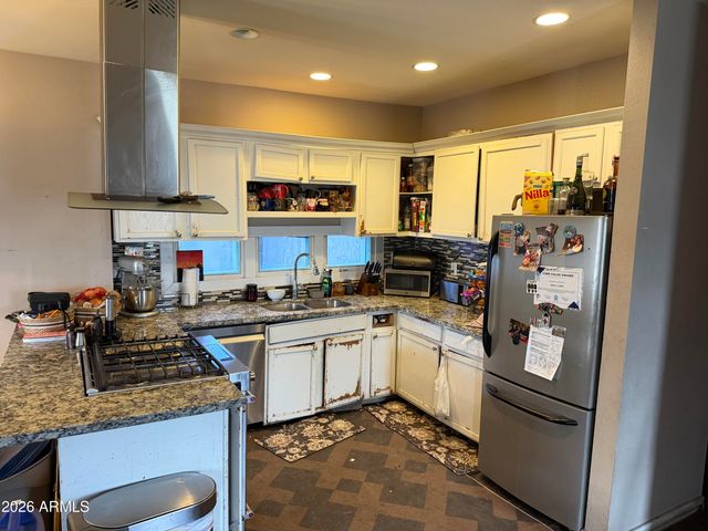 921 S 3RD Avenue, Phoenix, AZ 85003