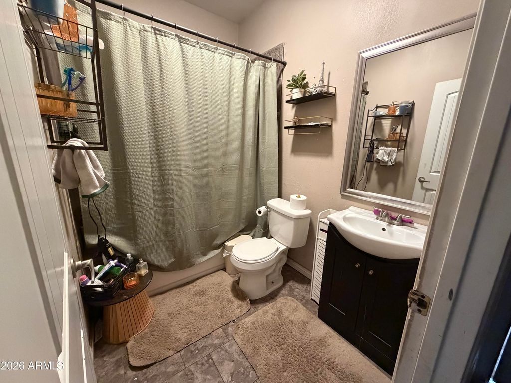 Image 8 of property listing at 921 S 3RD Avenue, Phoenix, AZ 85003