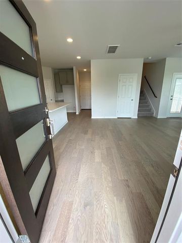 4802 Star Jasmine DR 115, Austin, TX 78723