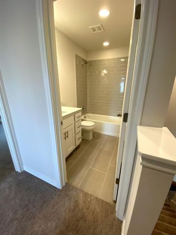 4802 Star Jasmine DR 115, Austin, TX 78723