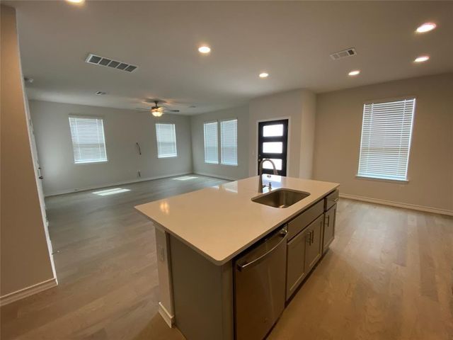 4802 Star Jasmine DR 115, Austin, TX 78723