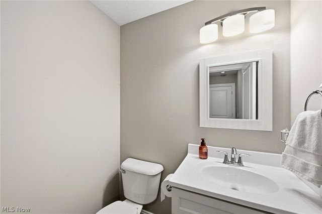 1121 Windermere Drive, Willoughby, OH 44094