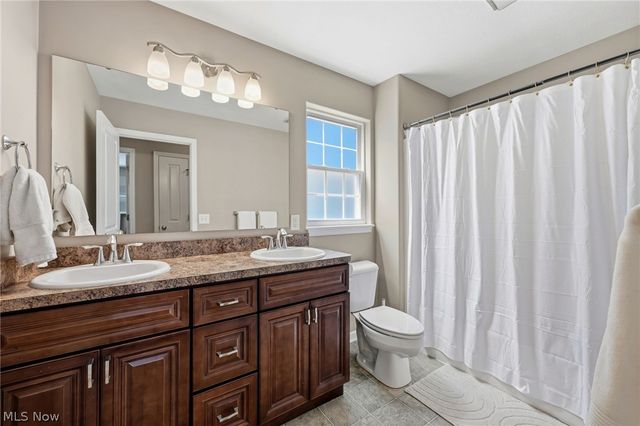 1121 Windermere Drive, Willoughby, OH 44094