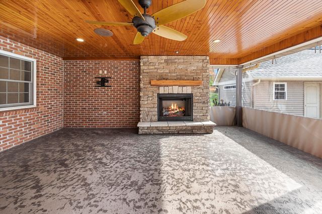 425 Schuetter Road, Jasper, IN 47546