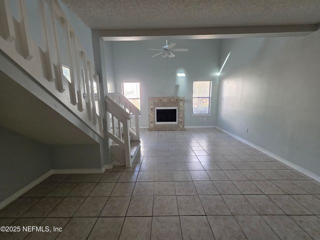 1301 W DEFENDER Court W 1301, Jacksonville, FL 32233