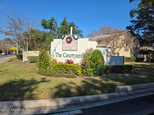 1301 W DEFENDER Court W 1301, Jacksonville, FL 32233