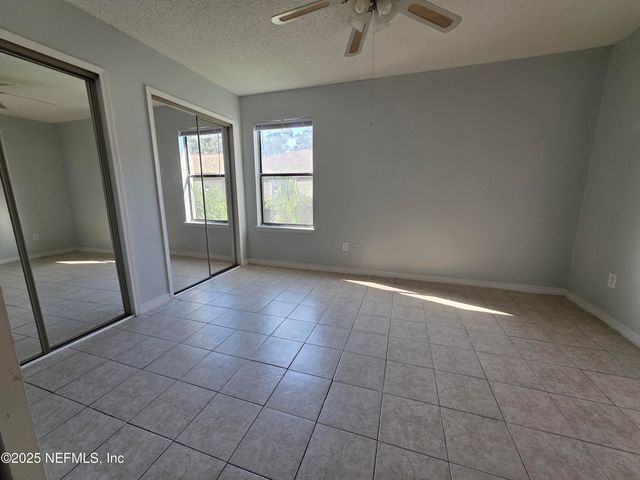 1301 W DEFENDER Court W 1301, Jacksonville, FL 32233