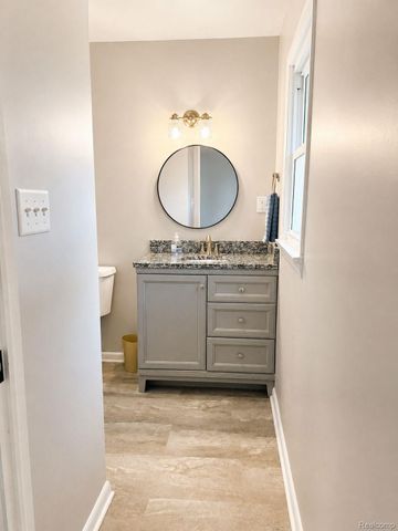 4108 Allen Court, Bay City, MI 48706