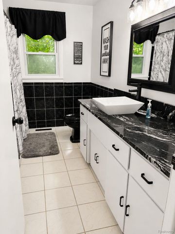 4108 Allen Court, Bay City, MI 48706