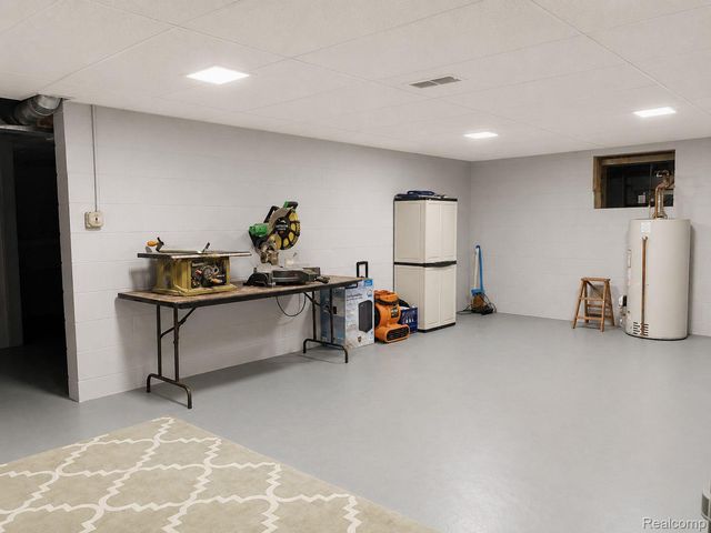 4108 Allen Court, Bay City, MI 48706