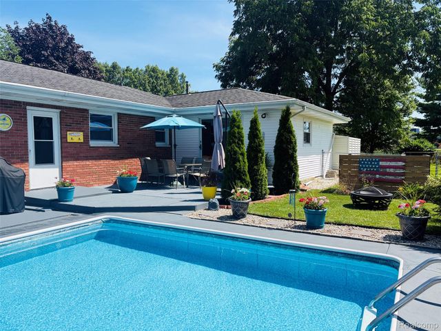 4108 Allen Court, Bay City, MI 48706