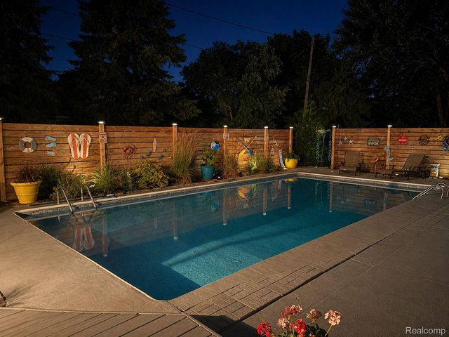 4108 Allen Court, Bay City, MI 48706