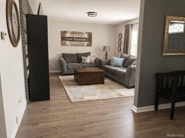 4108 Allen Court, Bay City, MI 48706