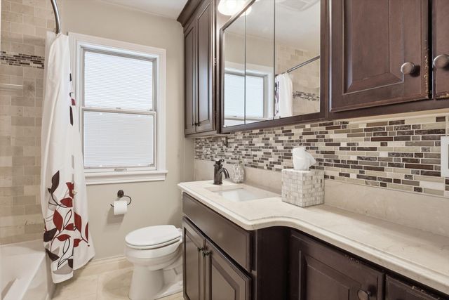 16195 Madoline Street, Beverly Hills Vllg, MI 48025