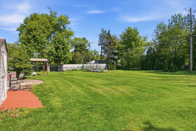 16195 Madoline Street, Beverly Hills Vllg, MI 48025
