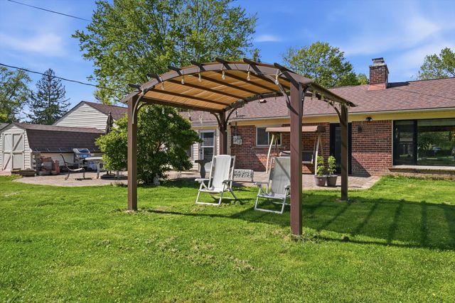16195 Madoline Street, Beverly Hills Vllg, MI 48025