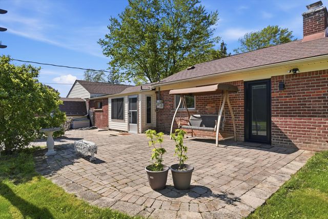 16195 Madoline Street, Beverly Hills Vllg, MI 48025