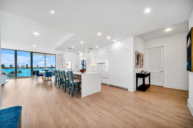 220 Lake Shore Drive 502, Lake Park, FL 33403