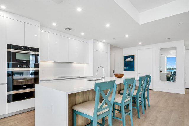 220 Lake Shore Drive 502, Lake Park, FL 33403