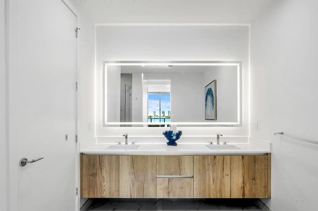 220 Lake Shore Drive 502, Lake Park, FL 33403