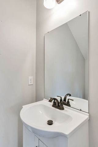 210 Deer Creek Ln, Tullahoma, TN 37388