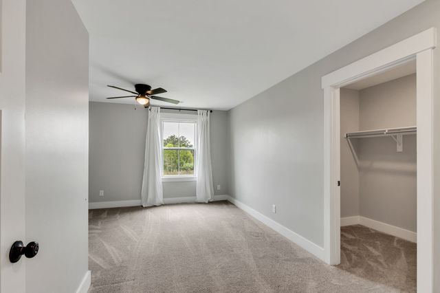 210 Deer Creek Ln, Tullahoma, TN 37388