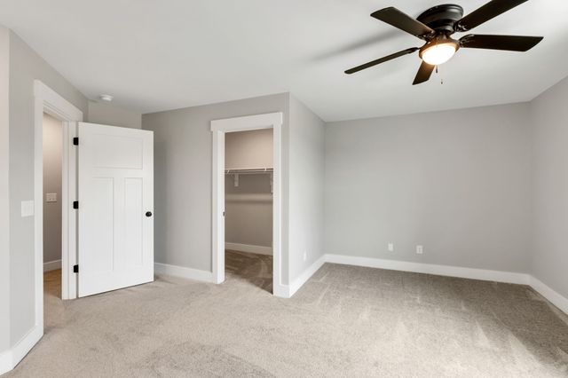 210 Deer Creek Ln, Tullahoma, TN 37388