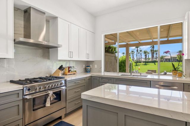 745 Box Canyon Trail, Palm Desert, CA 92211