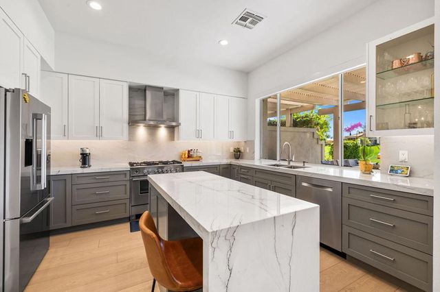 745 Box Canyon Trail, Palm Desert, CA 92211