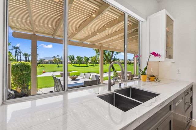 745 Box Canyon Trail, Palm Desert, CA 92211