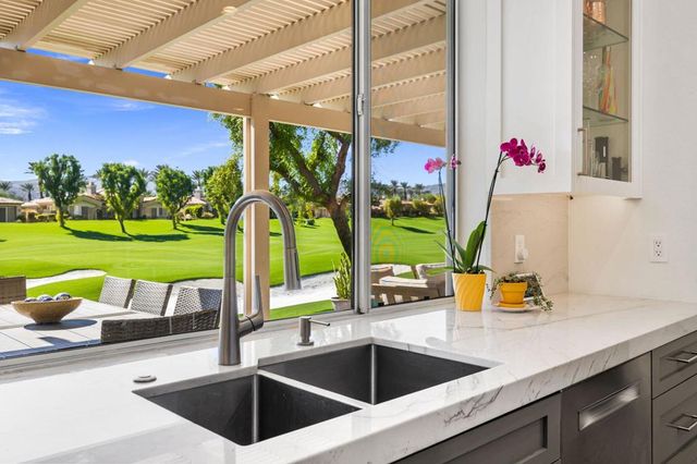 745 Box Canyon Trail, Palm Desert, CA 92211