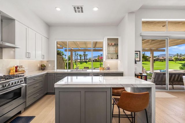 745 Box Canyon Trail, Palm Desert, CA 92211