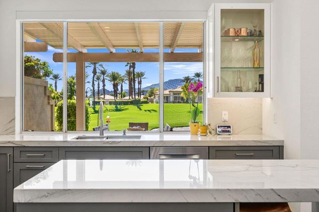 745 Box Canyon Trail, Palm Desert, CA 92211