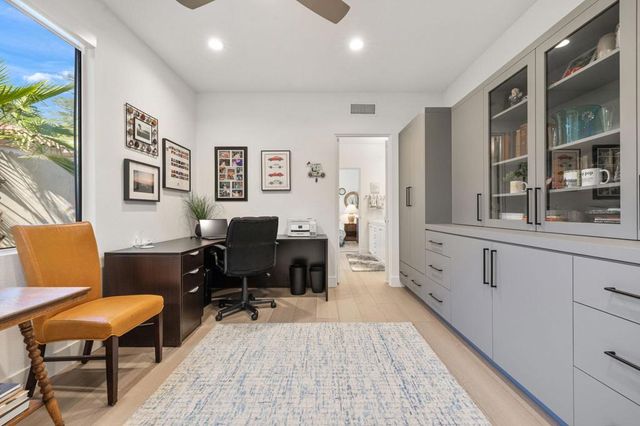 745 Box Canyon Trail, Palm Desert, CA 92211