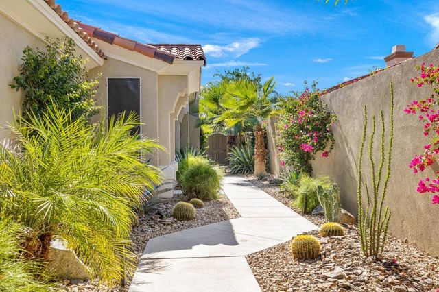 745 Box Canyon Trail, Palm Desert, CA 92211