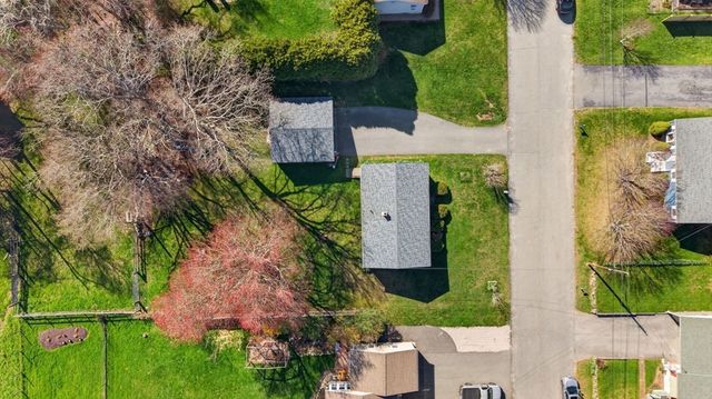 51 Holly Ln, Westport, MA 02790