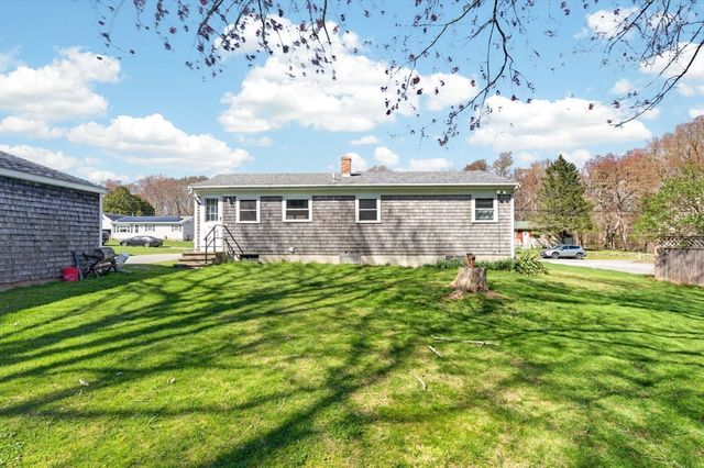 51 Holly Ln, Westport, MA 02790