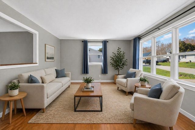 51 Holly Ln, Westport, MA 02790