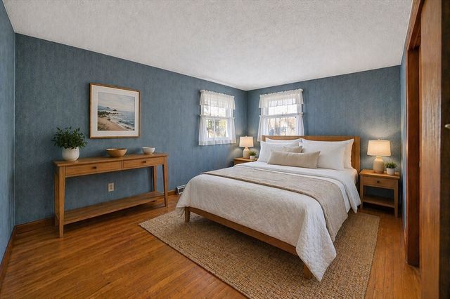 51 Holly Ln, Westport, MA 02790