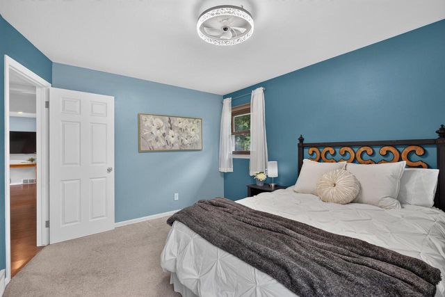2550 N Springdale ROAD, Brookfield, WI 53045