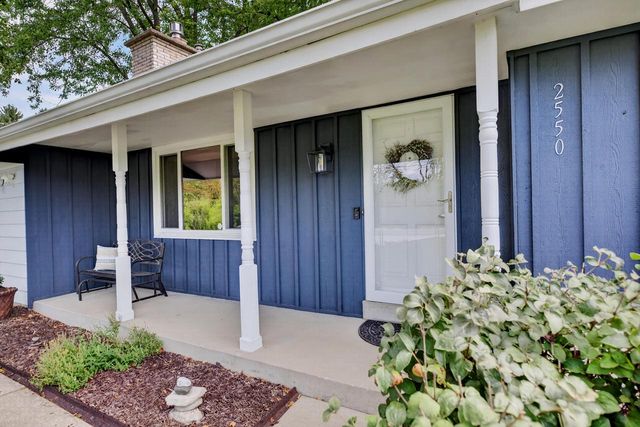 2550 N Springdale ROAD, Brookfield, WI 53045